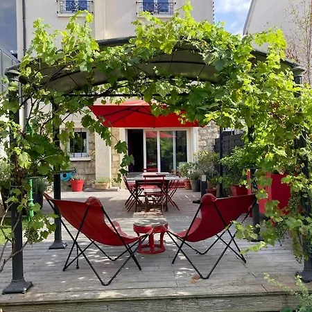 Maison Terrasse Et Jardin A Proximite De Paris Holiday home L'Hay-les-Roses
